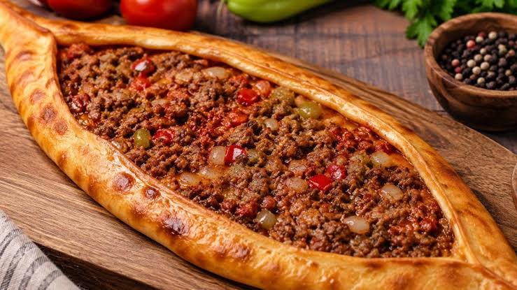 Ünlü pidecinin harcında at ve eşek eti çıktı!