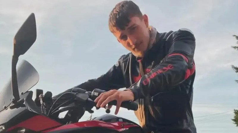 Akyazı’da acı olay! 18 yaşındaki genç odasında ölü bulundu