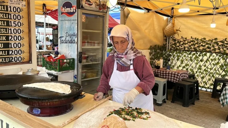 Bir çuval unla hayatını kurdu