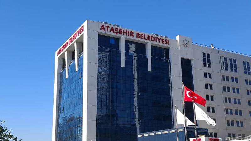 Ataşehir AK Parti’ye geçti