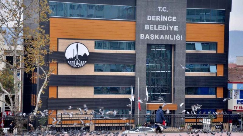 Derince Belediyesi 10 çöp kamyonunu satıyor