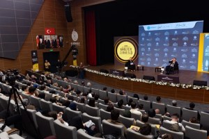 Büyükakın’dan gençlere kariyer tavsiyesi