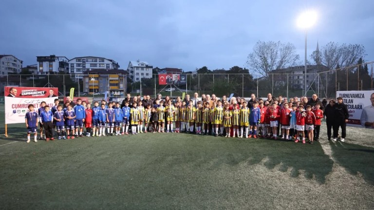 Derince’de Cumhuriyet Kupası sahibini buldu