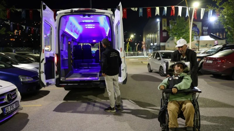 Engelli yazar Erdal Yalçın Kocaeli’de okurlarla buluştu
