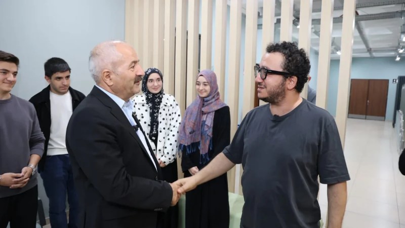 Gebze’de Oytun Erbaş’la Bilim ve Gençlik Buluşması