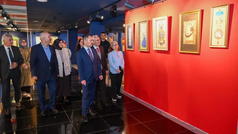 Gebze’deki geleneksel sergiye vali ziyareti
