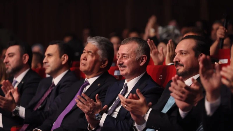 Gençliğin Başkenti Kocaeli’de 300 milyon tek ses tek yürek