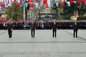 Gölcük’te 29 Ekim coşkusu törenle başladı