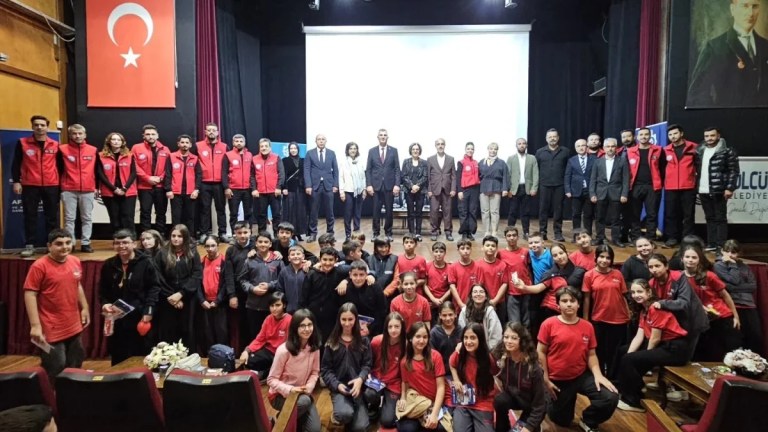 Gölcük’te afet bilinci için uzmanlar buluştu
