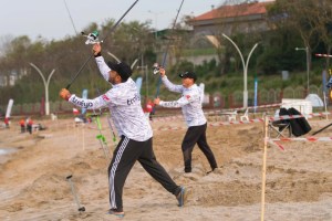 Kandıra’da oltaya 41 santimetrelik eşkina takıldı