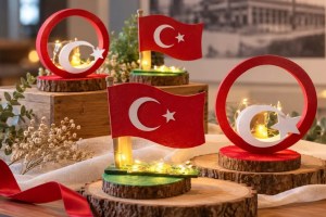 Kocaeli’de 29 Ekim coşkusu köprüye taşınıyor