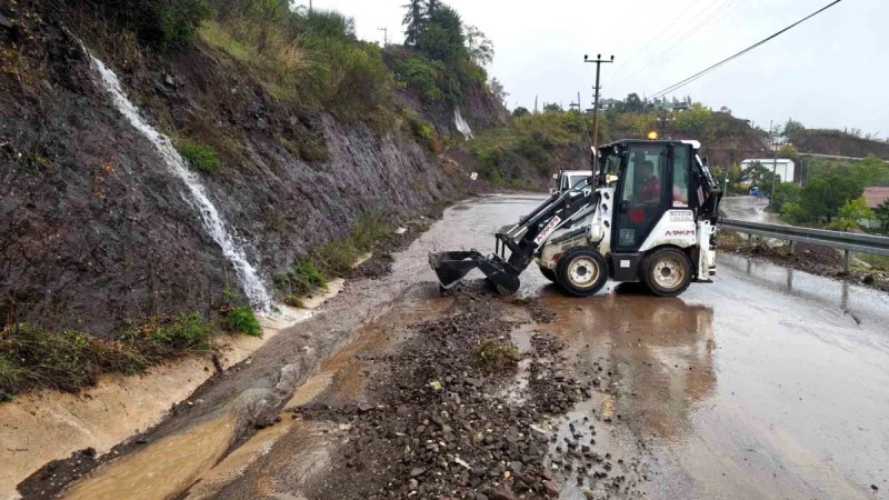 Kocaeli’de rekor sağanak hayatı felç etti!