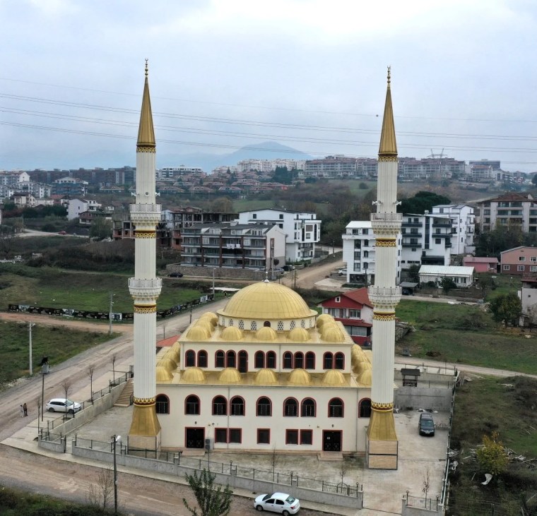 Kocaeli'de riskli minareler çelikle yenileniyor