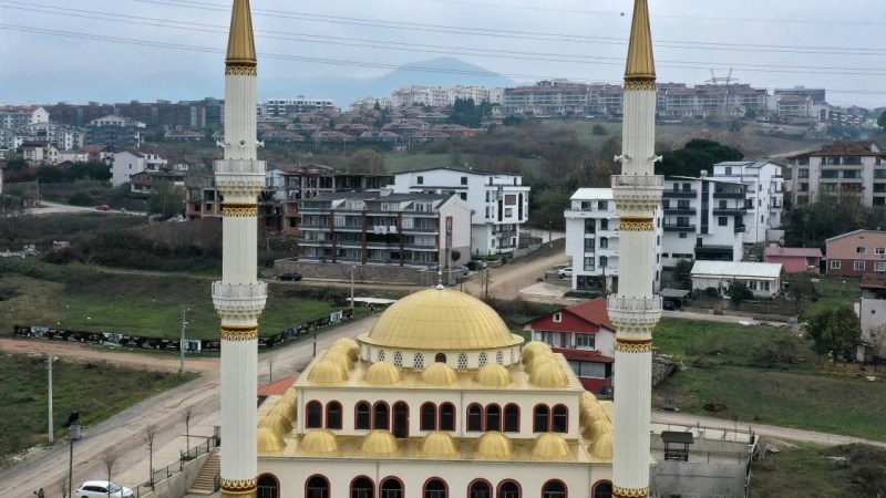 Kocaeli'de riskli minareler çelikle yenileniyor
