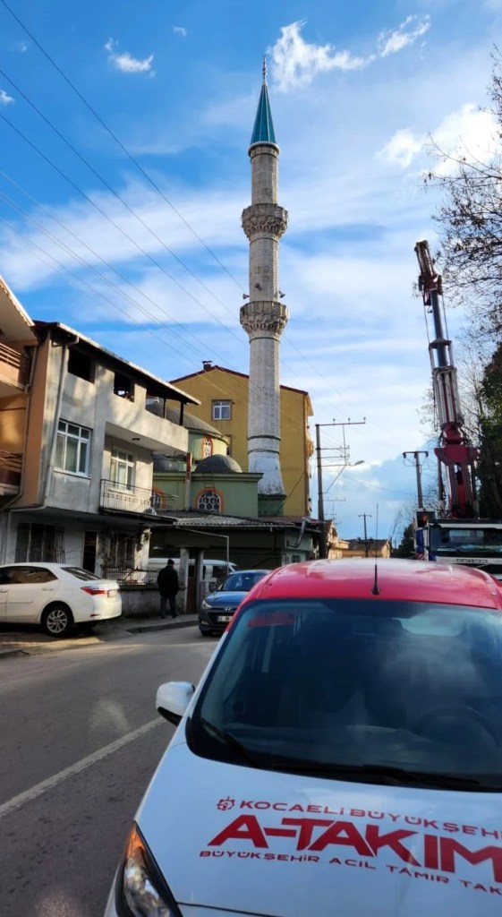 Kocaeli'de riskli minareler çelikle yenileniyor - 2. görsel