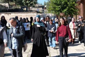 Kocaelili gençler Eskişehir’i kitapla keşfetti