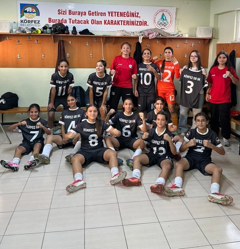 Körfez U15 kızları sahadan 4-0 galip ayrıldı