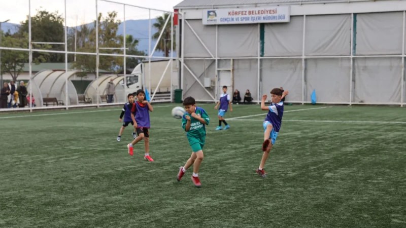 Körfez’de miniklerin futbol turnuvası başladı