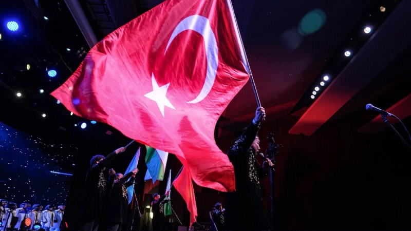 Salon doldu, vatandaşlar dışarıya taştı - 3. görsel