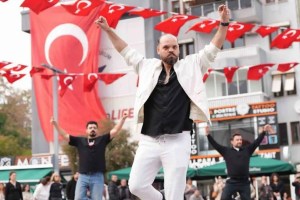 İzmit’te 41 kişilik zeybek gösterisi