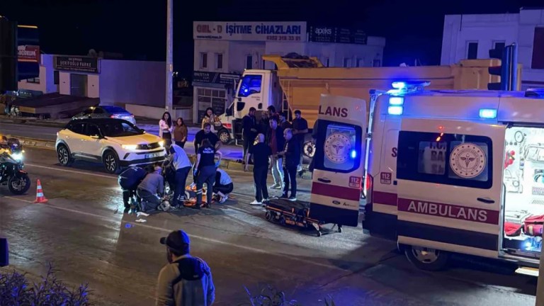 Motosikletin çarptığı yaşlı kadın kurtarılamadı!