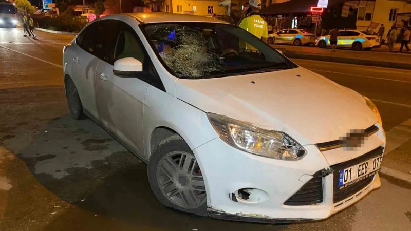 Otomobilin çarptığı genç kurtarılamadı!