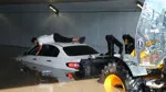 Seyhan'da otomobil su birikintisinde kaldı!