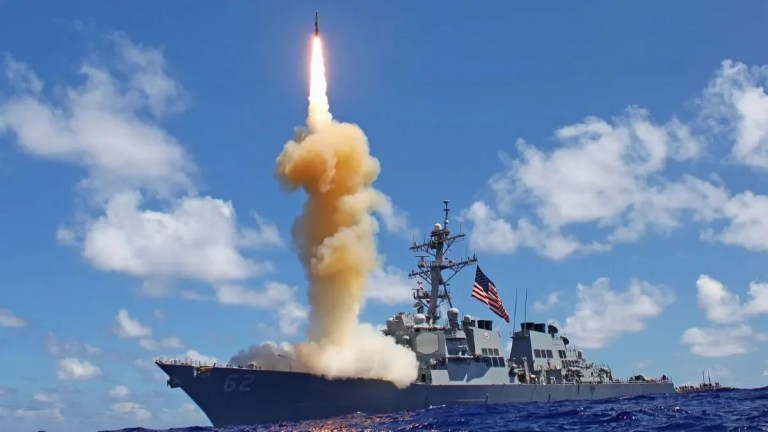 SM-6 İçin 24 Milyar Dolarlık İmzalar Atıldı